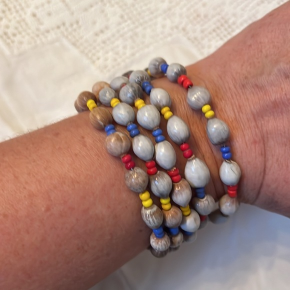 Masai seed bead bracelet - Picture 2 of 2